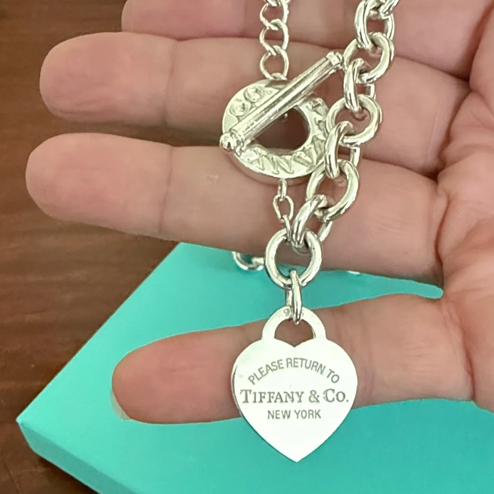 Like New! 16 1/2” Please Return To Tiffany Heart Tag Toggle Necklace